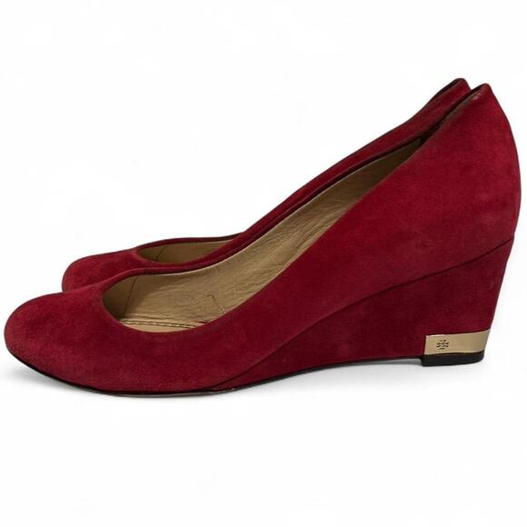Tory Burch Red Suede Slip On Wedge Heels Gold Logo Classic Capsule Preppy 6 - Picture 1 of 7